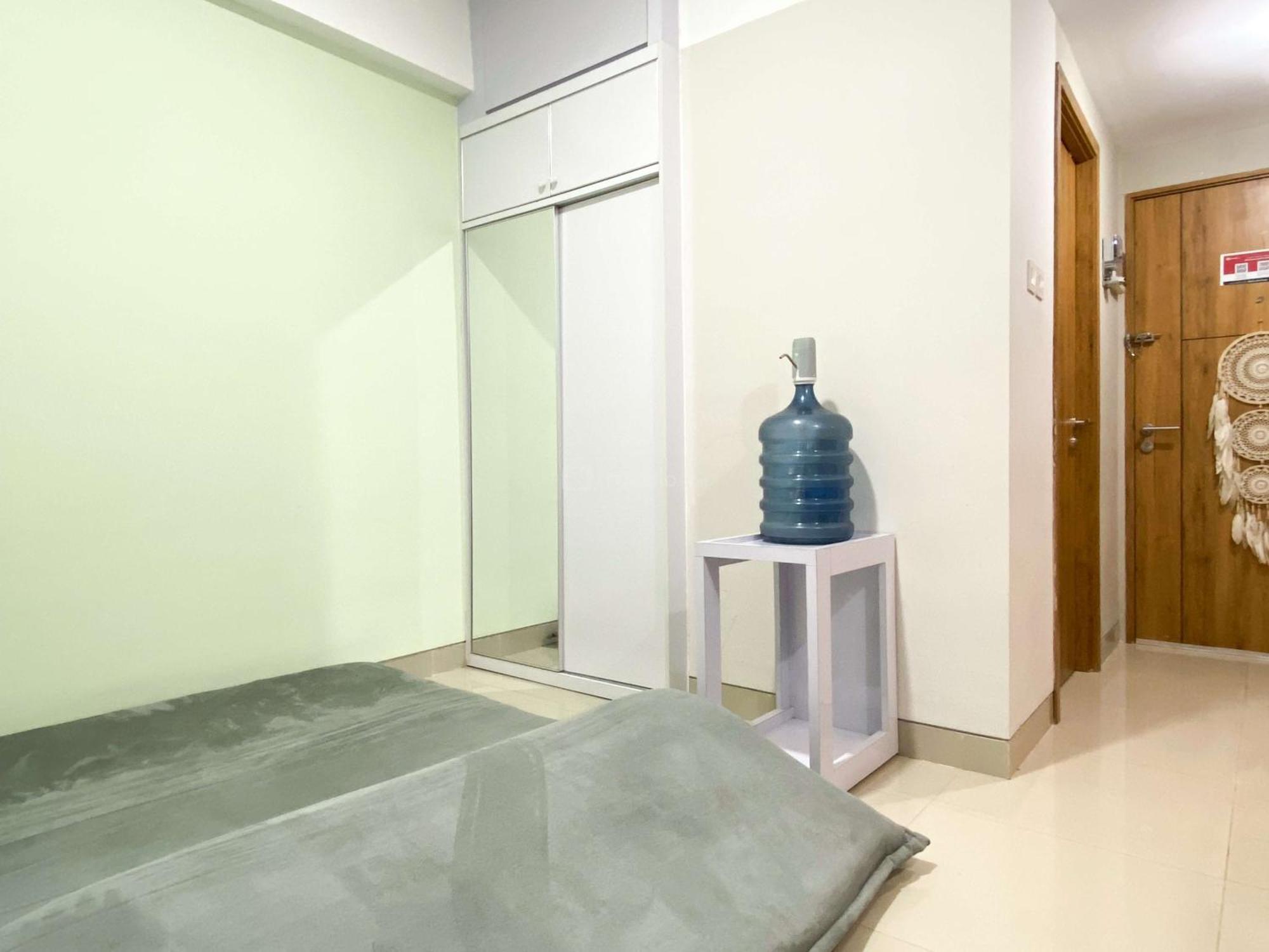 Good And Homey At Gateway Park Lrt By Travelio * Bekasi